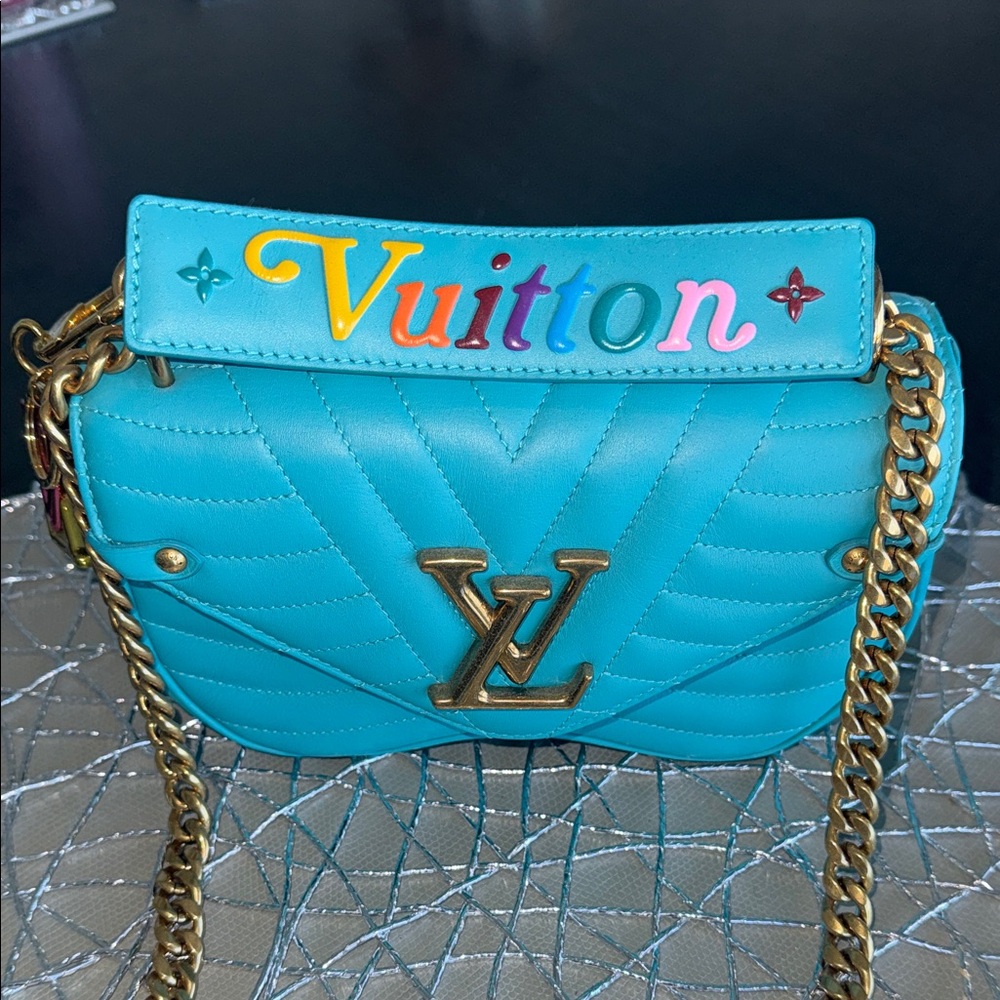 Louis Vuitton Turquoise Quilted Chain Shoulder Bag with a LV purse charm - Picture 7 of 11